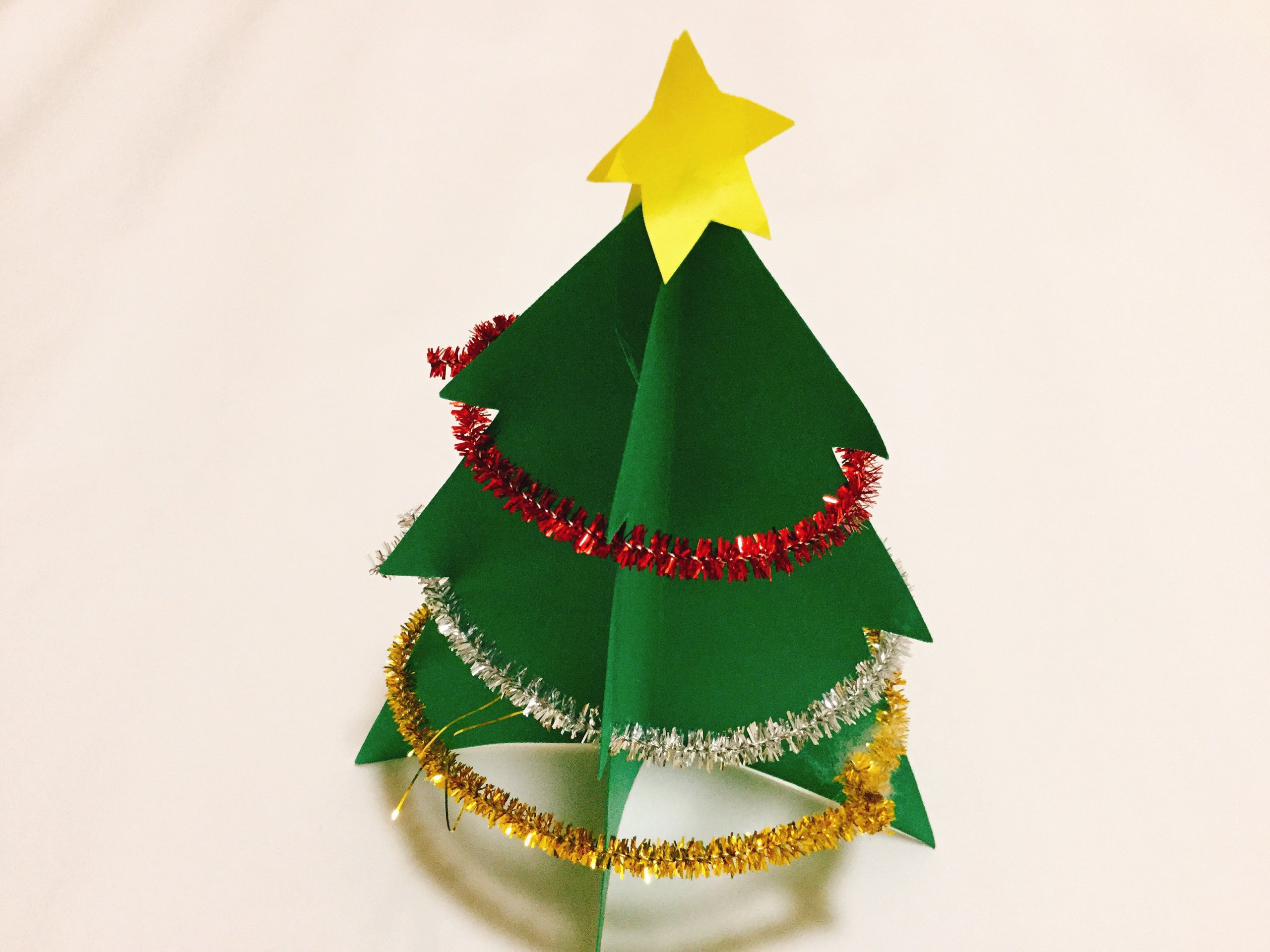 色画用紙でつくる立体クリスマスツリー 好きな飾りをつくってクリスマスを楽しもうコンテンツリンテックの解決紙