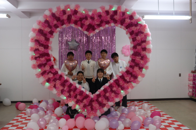 おなじみの文具がまさかの巨大化 コロナに翻弄された高校生が作品に込めた思いは高校生新聞オンライン高校生活と進路選択を応援するお役立ちメディア