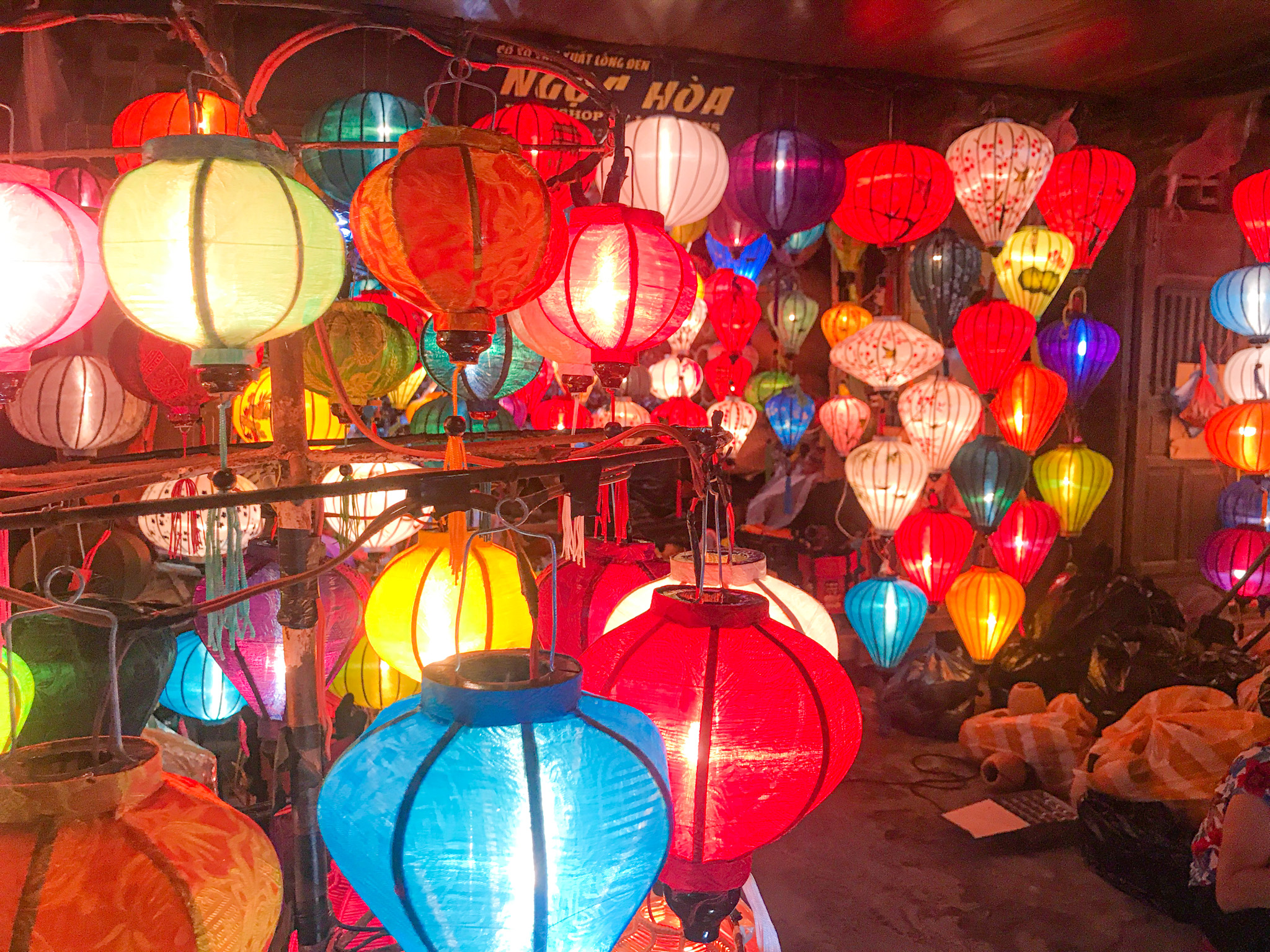 ホイアン ランタン祭り：幻想的な夜を探索するための体験ガイド