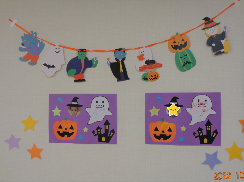 手形で作るハロウィンおばけ