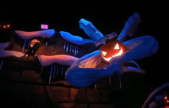 ナイトメアー・ビフォア・クリスマス』の世界に！ホーンテッドマンション 