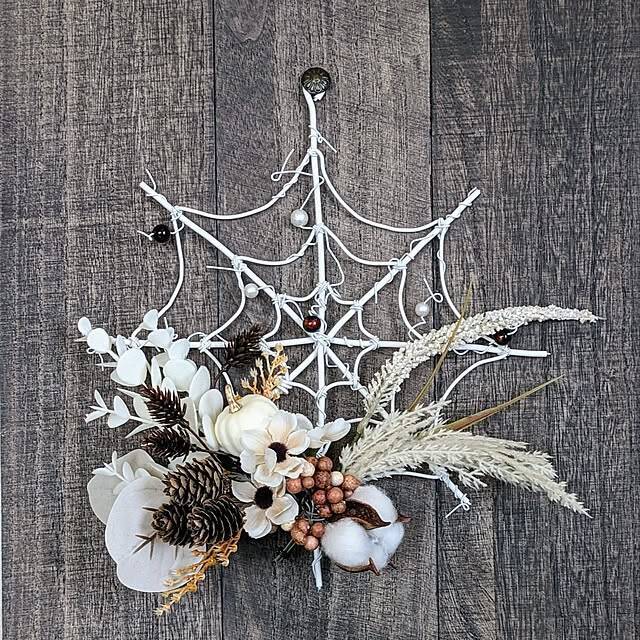 ぽんぽんモンスターで作るかわいいハロウィンリース