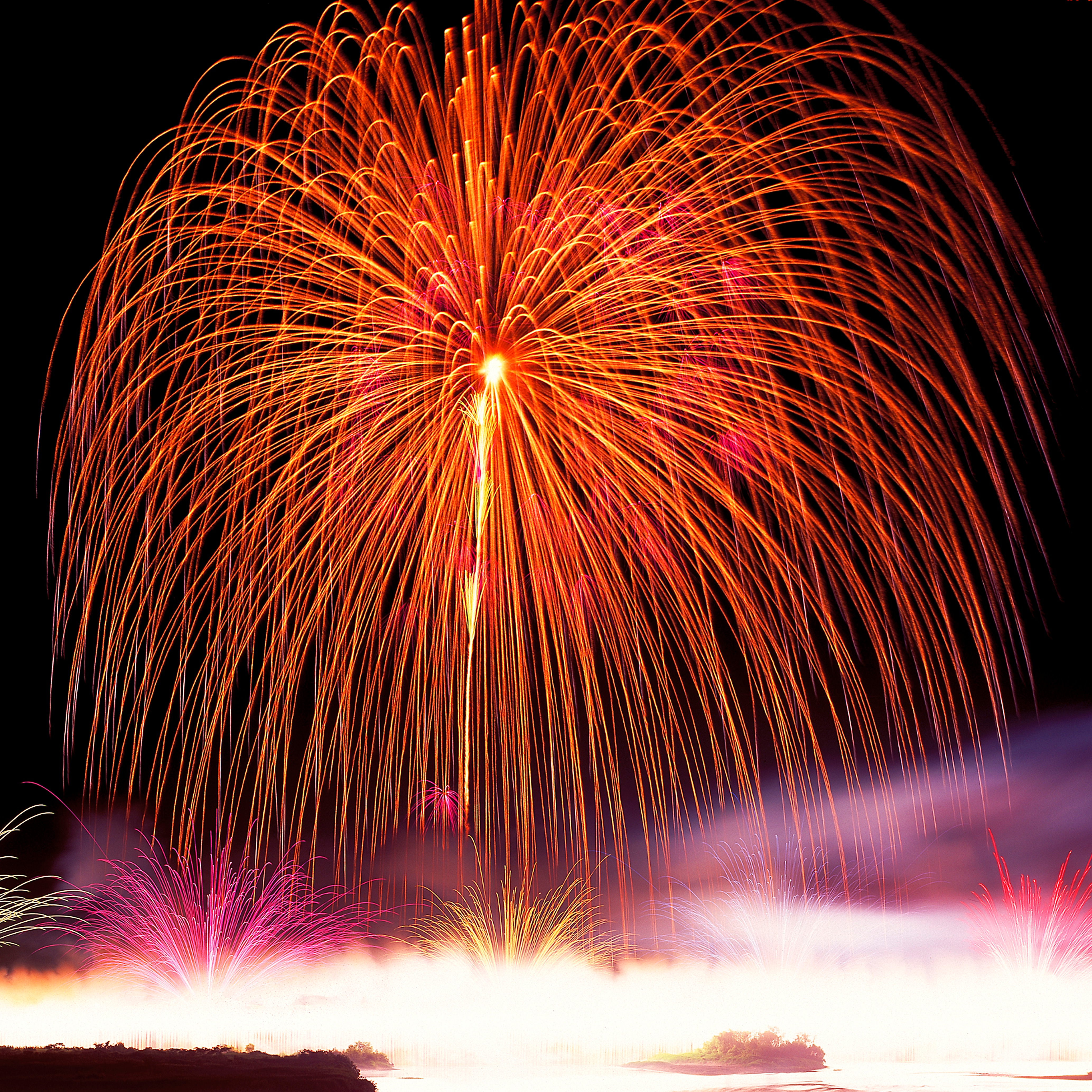 日本三大花火大会や日本一の花火大会の2025年開催情報。花火の歴史や仕組みも解説！OnTrip JAL1 3