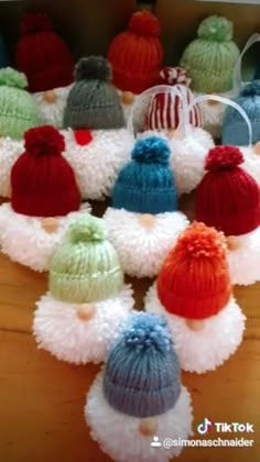 AmazonKichvoe 10個 ミニ 編み物 帽子 クリスマス ミニ 人形 帽子 ミニ 毛糸 帽子 ノーム 作る 用品 クリスマス用 装飾品工芸品毛糸 通販