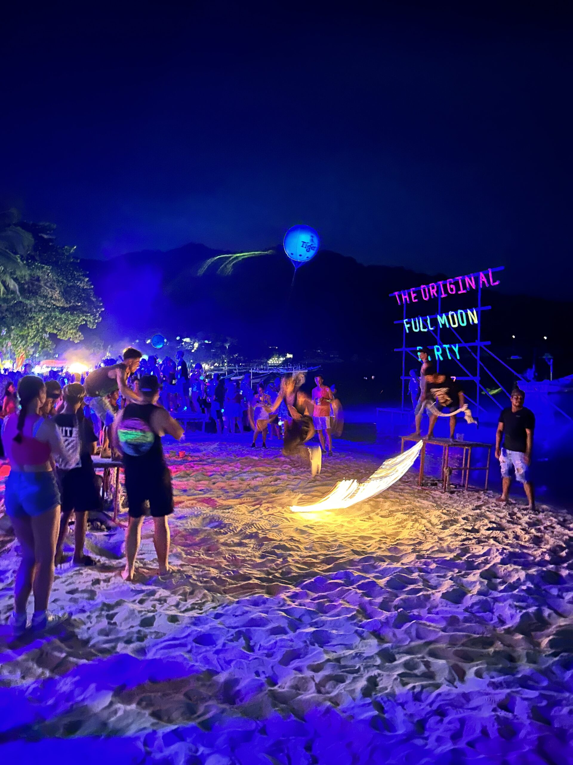 あのフルムーンパーティ！にみんなで参戦✨2024年春🌸4月開催📝 タイ🇹🇭フルムーン企画🏃‍♂️🌕 世界三大野外パーティ✨タイの フルムーンパーティに参加する『フルムーン企画』の募集を開始しました！🙌 簡単に詳細！📝 日程: ①2024年4月20日 ～ 4月25日 集合場所