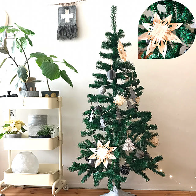 100均グッズで！ ちょこっと置けてかわいい♡手作りクリスマスツリー - 株式会社エバーセンス