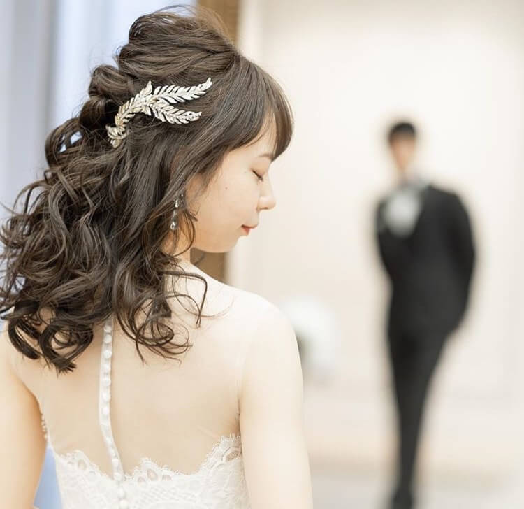 2022年版 おしゃれ花嫁最新トレンドヘアスタイル5選ドレスに似合う髪型総まとめ前撮り写真＆結婚式のムービー撮影 PICNIKOピクニコ