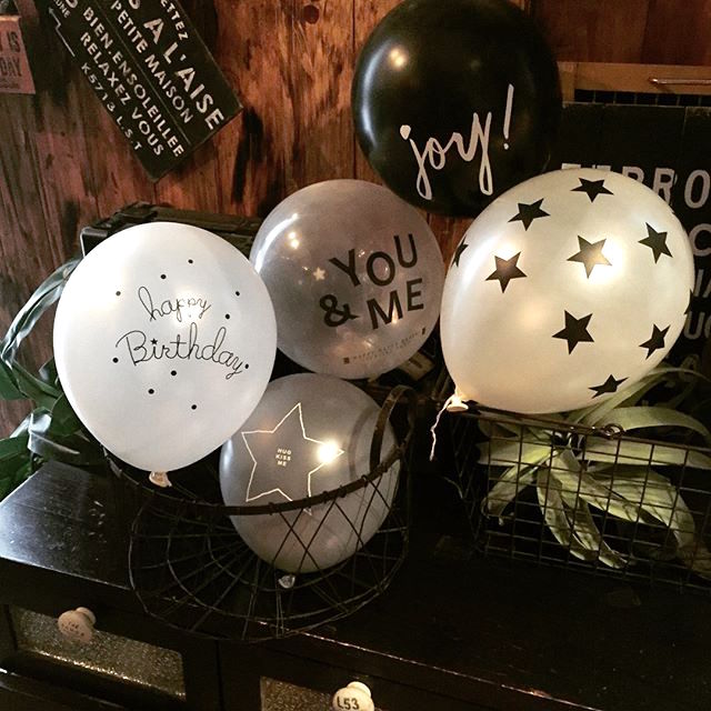 100 均 誕生日 ベッド 飾り付け 彼氏TikTok