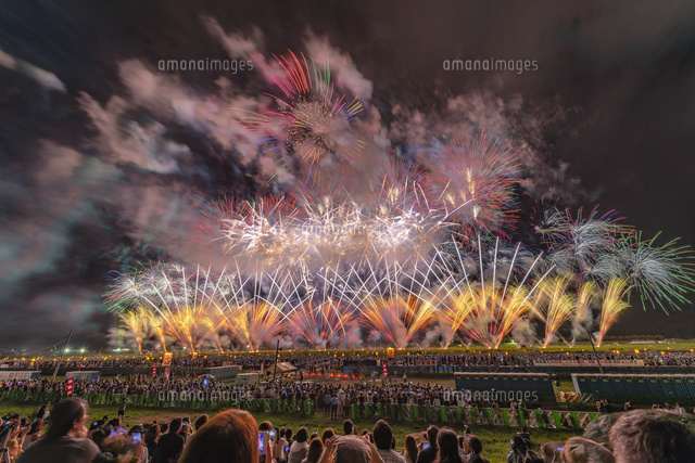 花火大会でおなじみの「スターマイン」を解説！実は“花火の名前じゃない”!? - 花火大会2025 - ウォーカープラス