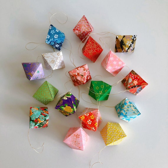 7 件の「誕生日 飾り付け 折り紙」のアイデアを今すぐ保存飾り付け 折り紙、誕生日 飾り付け 折り紙、紙のデコレーション など