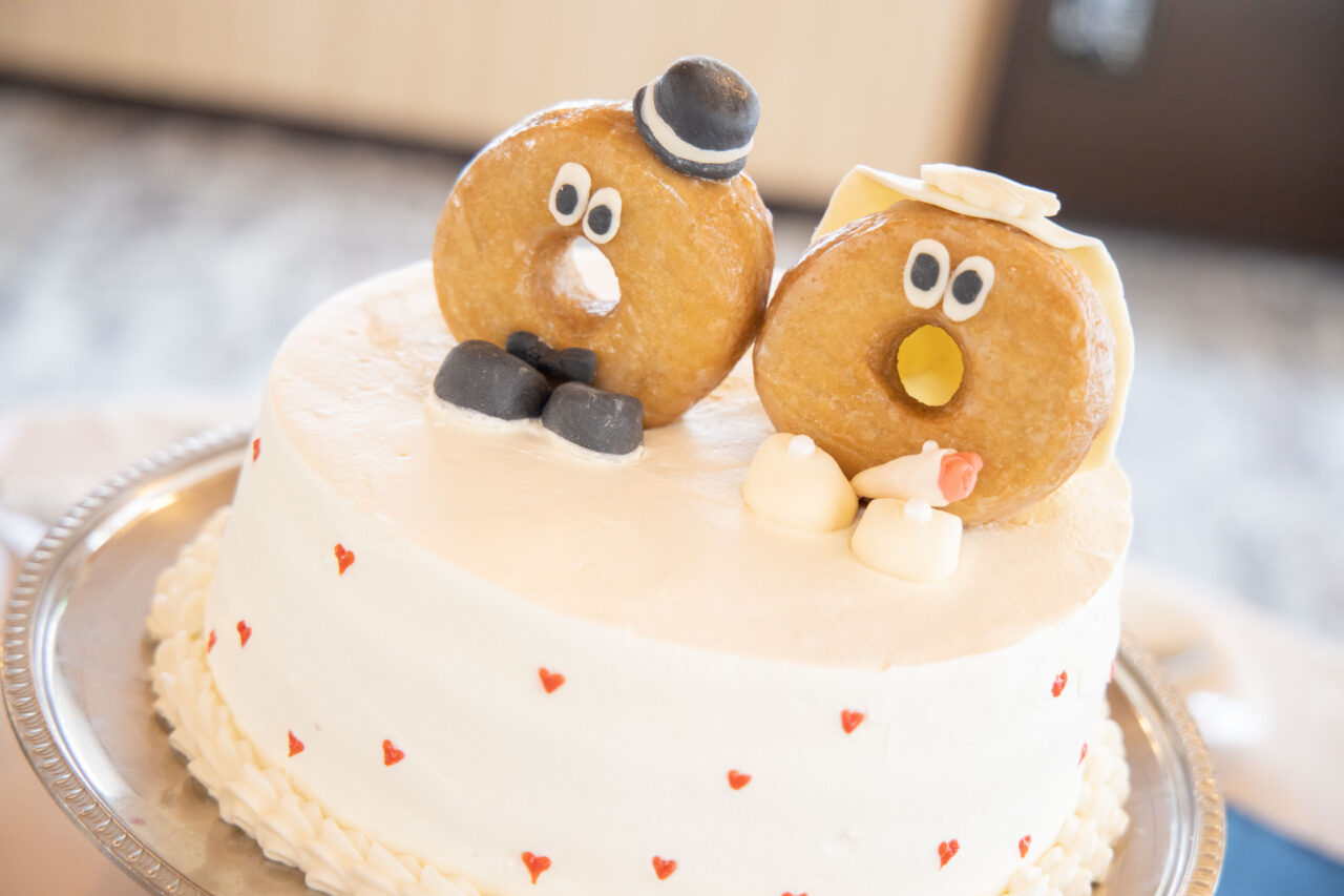 140 件の「小さいウエディングケーキ」や「ウエディングケーキ」のアイデアを見つけましょうケーキ、ウェディングケーキ、ケーキ アイデア など