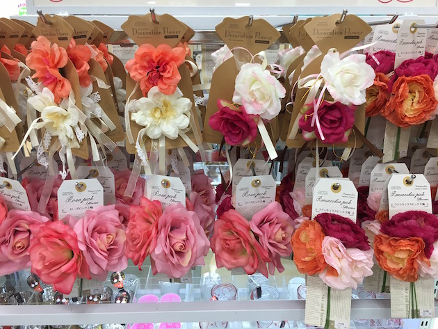 100均でコスパ最強！＼卒花に聞いた 激カワアイテムの作り方22ゼクシィ