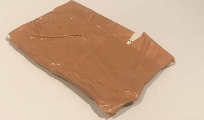 年賀状を出す時どうしてる？気になる投函方法のポイント解説！ - 2025年賀状無料テンプレート巳年