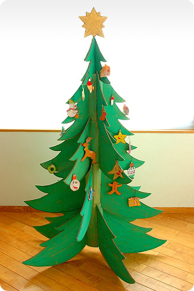 ダンボール工作 クリスマスツリ
