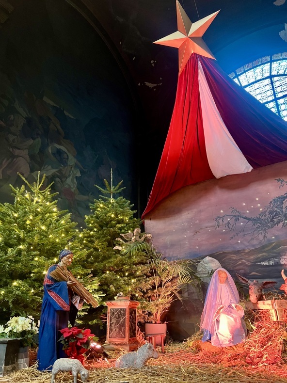 軽井沢高原教会 NIKKEIプラス１「何でもランキング クリスマスツリー名所に行こう」第3位を獲得 - 星野リゾートのプレスリリース