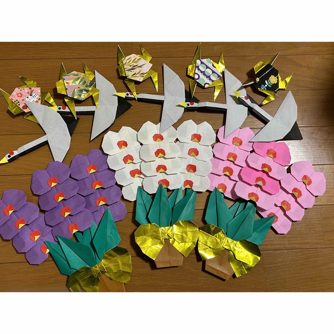 敬老の日のプレゼントに。「鶴は千年、亀は万年」 折り紙 ストラップ 鈴付き 和 - KAMISUKII'S GALLERYminnebyGMOペパボ 国内最大級のハンドメイド・手作り通販サイト