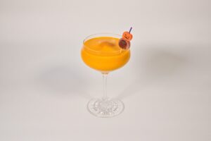 100均で買えるあのアイテムがかなり使える！ 日本酒で作るパーティー用ハロウィンカクテルNEWSCAST