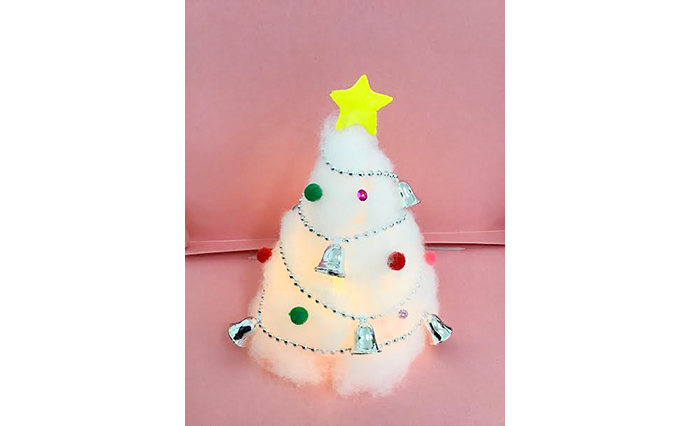 工作ネタ じゃばら折りでクリスマスツリー Christmas tree made by folding thebellows 12月高齢者レク保育知育創作飾り自立