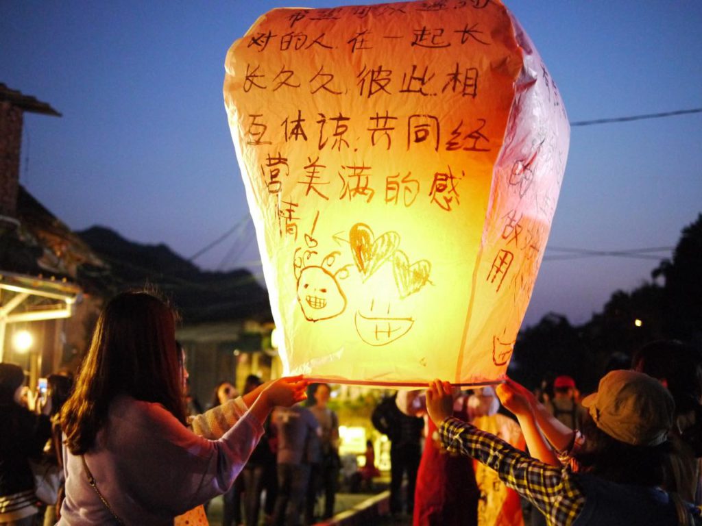 人気モデルも登場 女子高生が大集結の文化祭開催 - モデルプレス