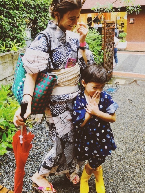 ママスタイリストの男の子コーデ！ご近所夏祭りを楽しむ「派手柄&ショーパン」 おやこどもコーデvol.71 高橋美帆さんLEE