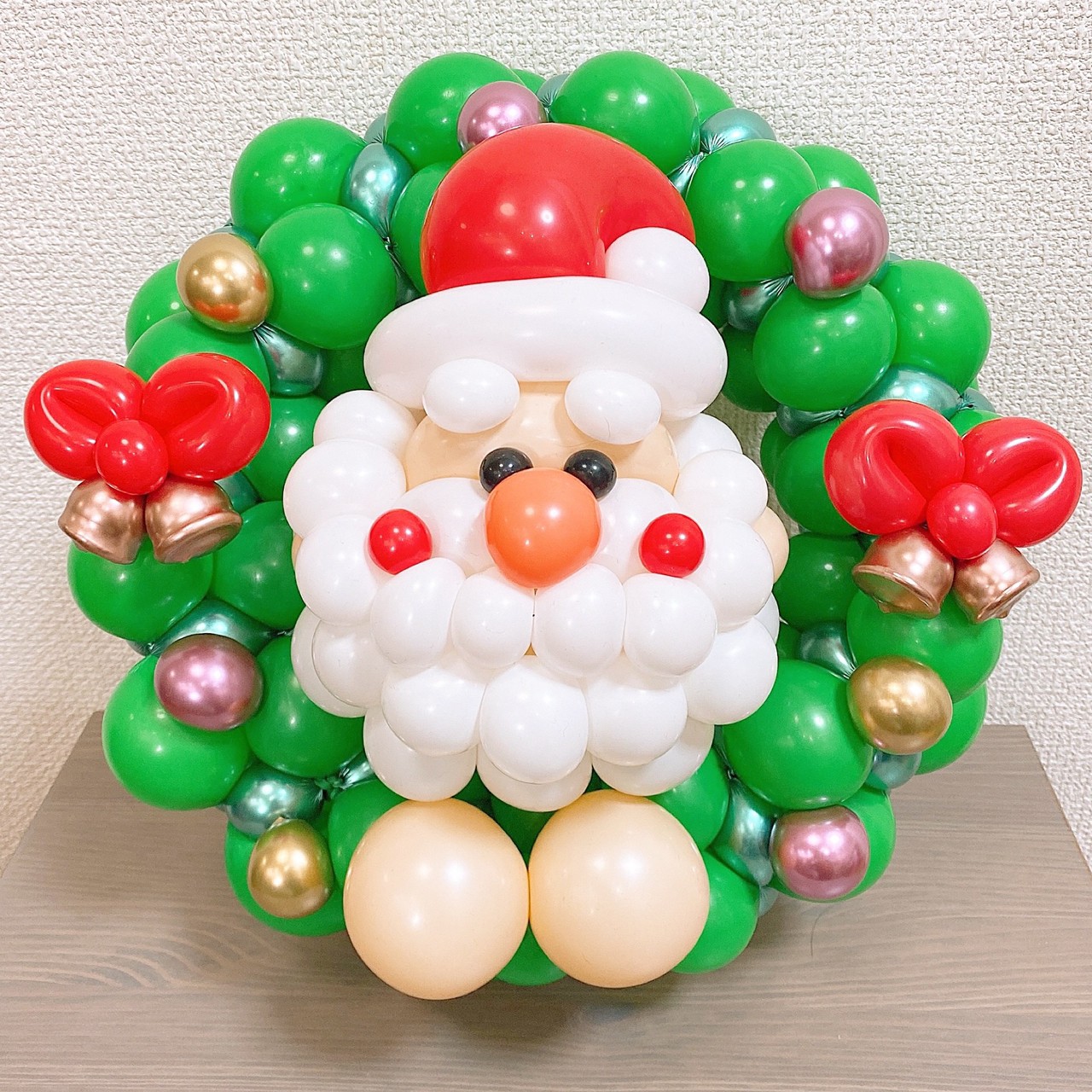 アンパンマンのクリスマスリースの作り方バルーンアートAnpanman christmas wreath: Balloon twisting