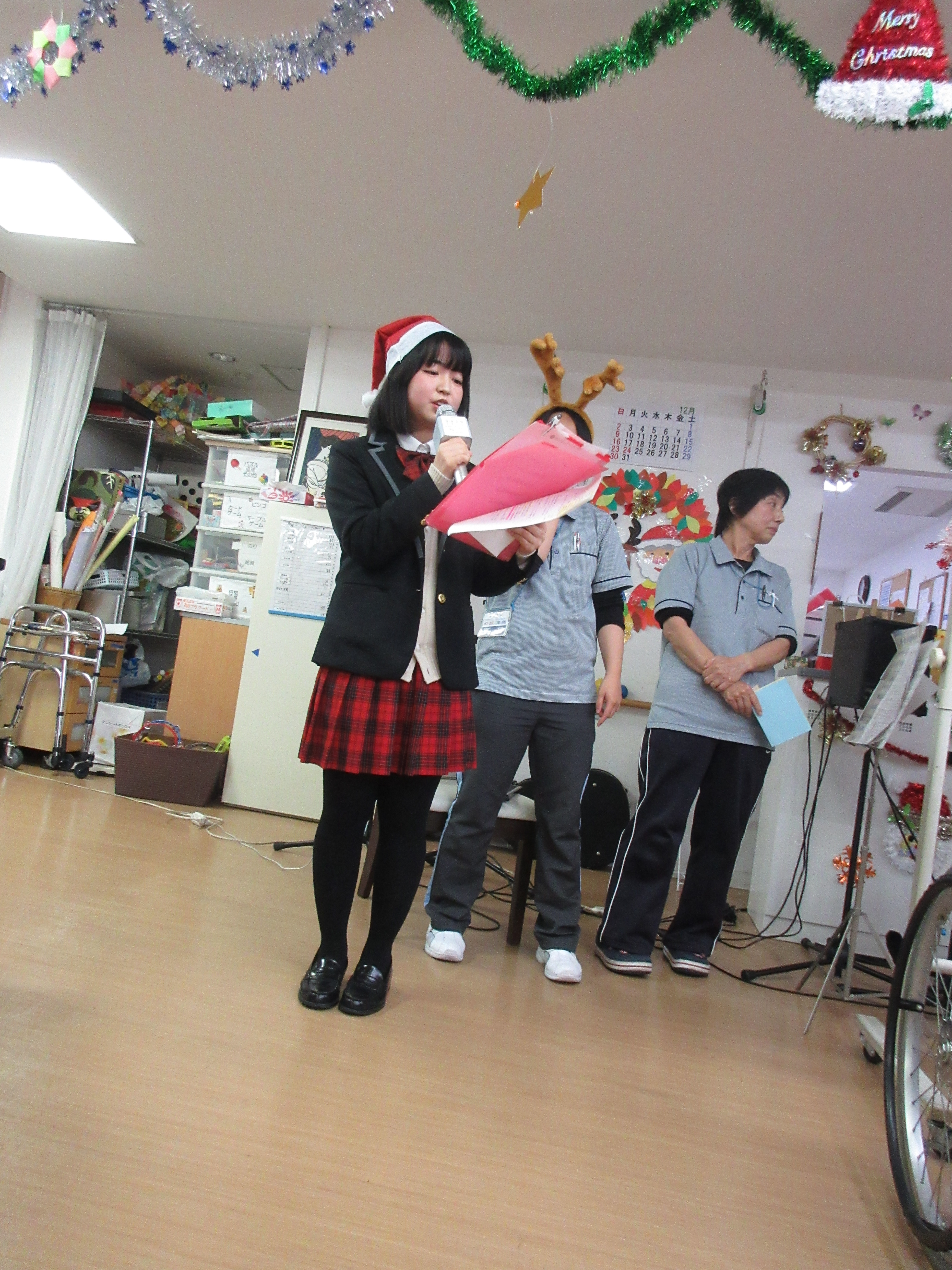 クリスマス会、忘年会名古屋で介護・福祉事業を展開する愛生福祉会