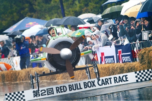 仮装手作りカーレース「レッドブル・ボックスカートレース」パソコンインストラクターの旅と日常ブログ