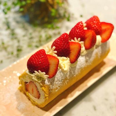 まだ11月だけど、寒いしもうクリスマスケーキ作っていい？ いいよ練乳苺のブッシュドノエル作ったよ🍓 今日のおやつ🫶💓クリスマスにこれ作ろうcottaプレゼントキャンペーンお菓子作りお菓子作り好きな人と繋がりたいコッタcottaみてみてコッタさん