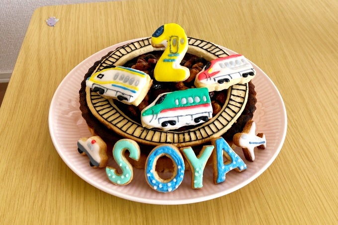 ガーランド 誕生日 バースデー 新幹線 はやぶさ カラフル 名入れ 壁面飾り - メルカリ