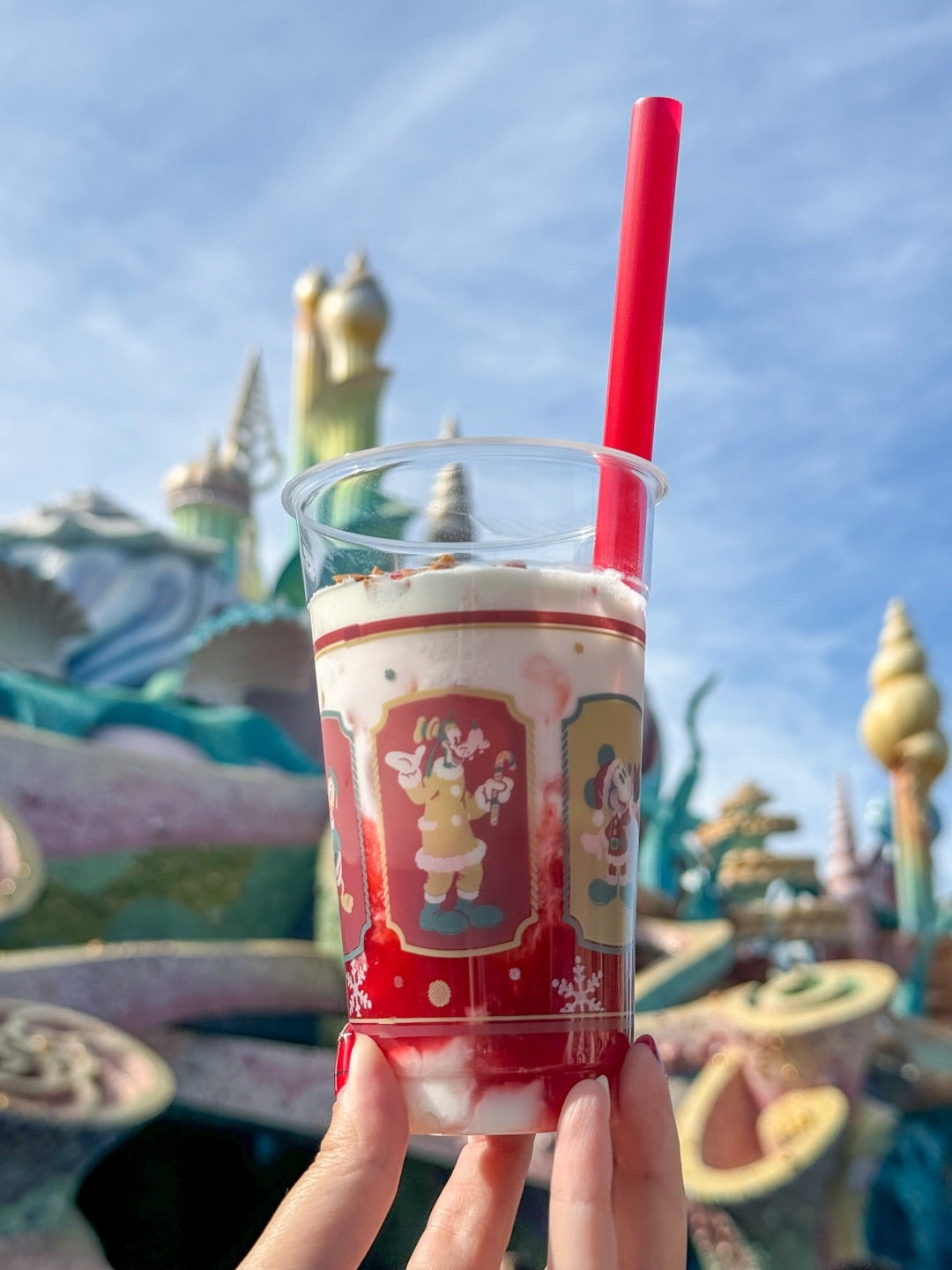 TDR、クリスマスメニューが最高！ 食感が楽しい「スペシャルドリンク」はまるで“飲む”スイーツ＜ディズニー・クリスマス＞ - 特集・レポート -クランクイン！トレンド