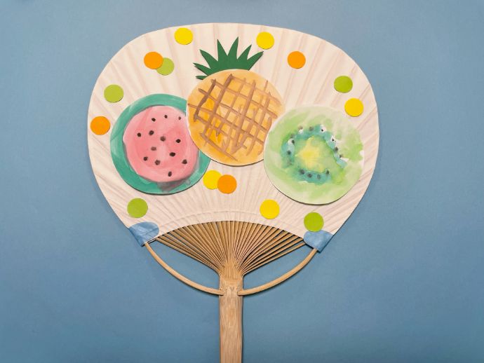 みんなのうちわ製作アイデア集〜夏や夏祭りで楽しめそうな製作遊び〜保育と遊びのプラットフォーム ほいくる