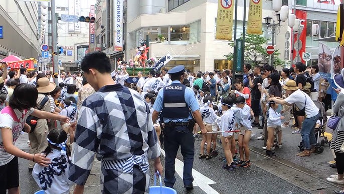 山笠～博多のかわいい子供たち写真展～好評撮影中！, 今週も元気な子供たちのあふれる笑顔がいっぱいです ^'^ ,男の子も女の子も法被姿がかわいいですね♡, みんなとお会いできる日をスタッフ一同楽しみにお待ちしております。,※山笠キャンペーン→http:sugita-photo.jp info 2016 05 3286杉田写真館本店Facebook