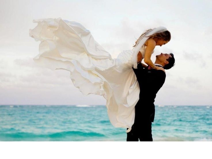 憧れの「お姫様抱っこ」ショット！ * *結婚式結婚準備結婚式レポプレ花嫁2022カップル卒花卒花嫁weddingウエディングブライダルウエディングドレスdressドレスブライダルフォトフォトウェディング結婚式場茨城県古河栃木県埼玉