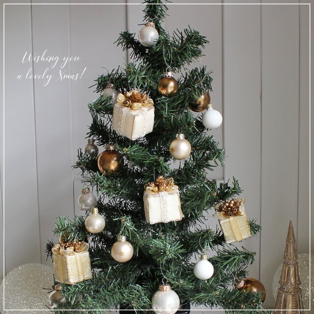 キラキラゴールド プレゼントボックスのオーナメント 華やかプレゼントBOX クリスマスオーナメント 4個セット R&yCH138iichi日々の暮らしを心地よくするハンドメイドやアンティークのマーケットプレイス