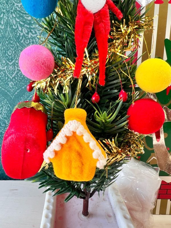 Amazon.co.jp: クリスマスツリー回転台人工クリスマスツリーの金属製オーナメントホルダークリスマスツリー用の頑丈で安定したターンテーブルスタンド: おもちゃ