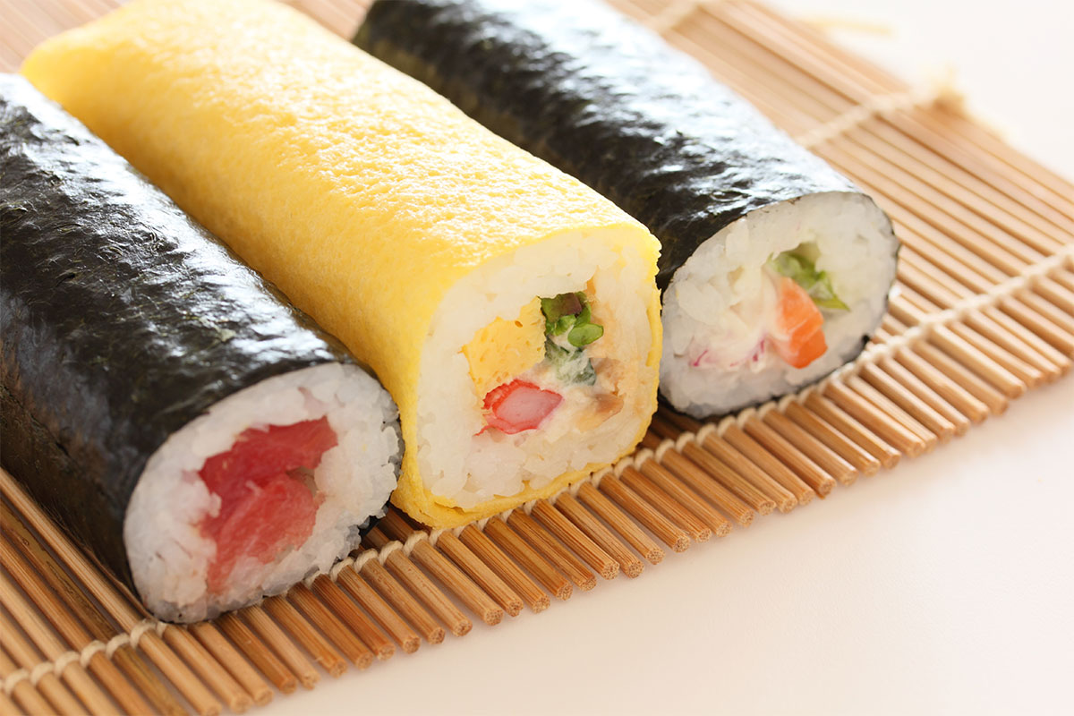 日本の伝統行事「節分」の由来とは？豆まき・恵方巻きの意味や現代の楽しみ方を詳しく解説！カタログギフトのハーモニック ギフトメディア