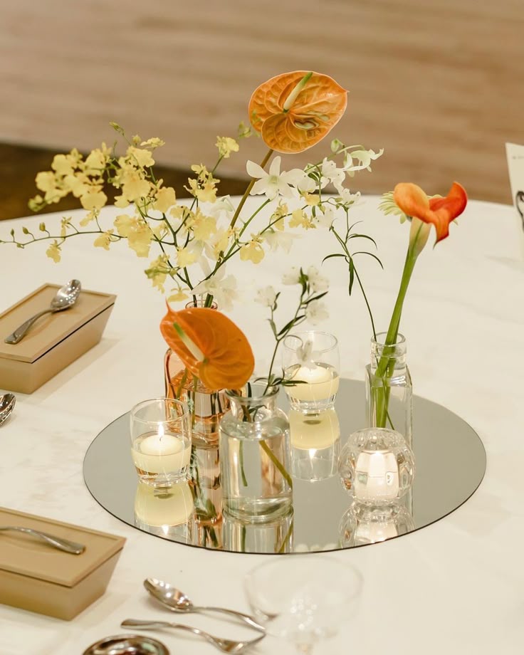 オレンジ＆イエロー ビタミンカラーが可愛いウエディングフラワー ご結婚おめでとうございますwedding weddingflowersbridalウェディング ウェディングフラワーブライダル ゲストテーブルゲストテーブル装花会場装花テーブルコーディネート メインテーブル