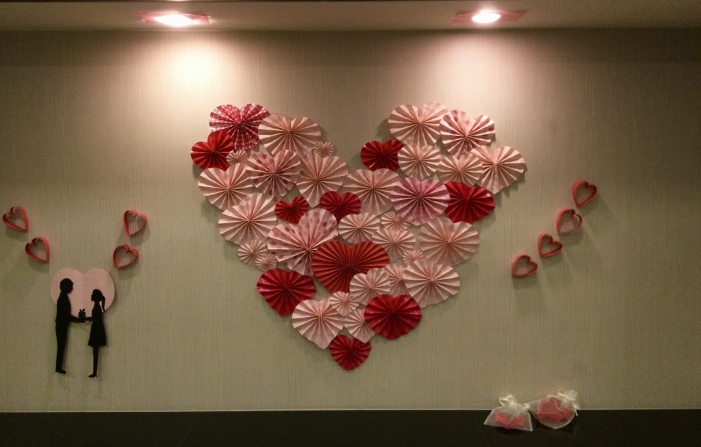 紙テープ バレンタイン飾り♡ダブルハートガーランド