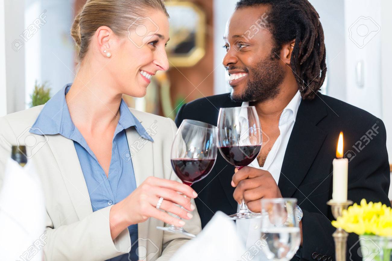 世界の「乾杯」と海外のお酒事情│出張者向け│ピカパカ出張DX 旧名称：ピカパカBTM │国内・海外 出張予約システム