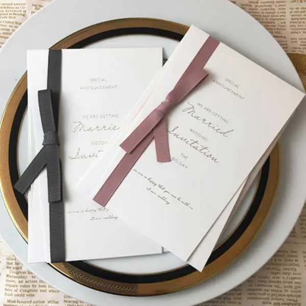 結婚式招待状の返信の書き方 基本マナーと相手別のメッセージ文例を紹介！欠席・遅れたときの対応もみんなのウェディングニュース