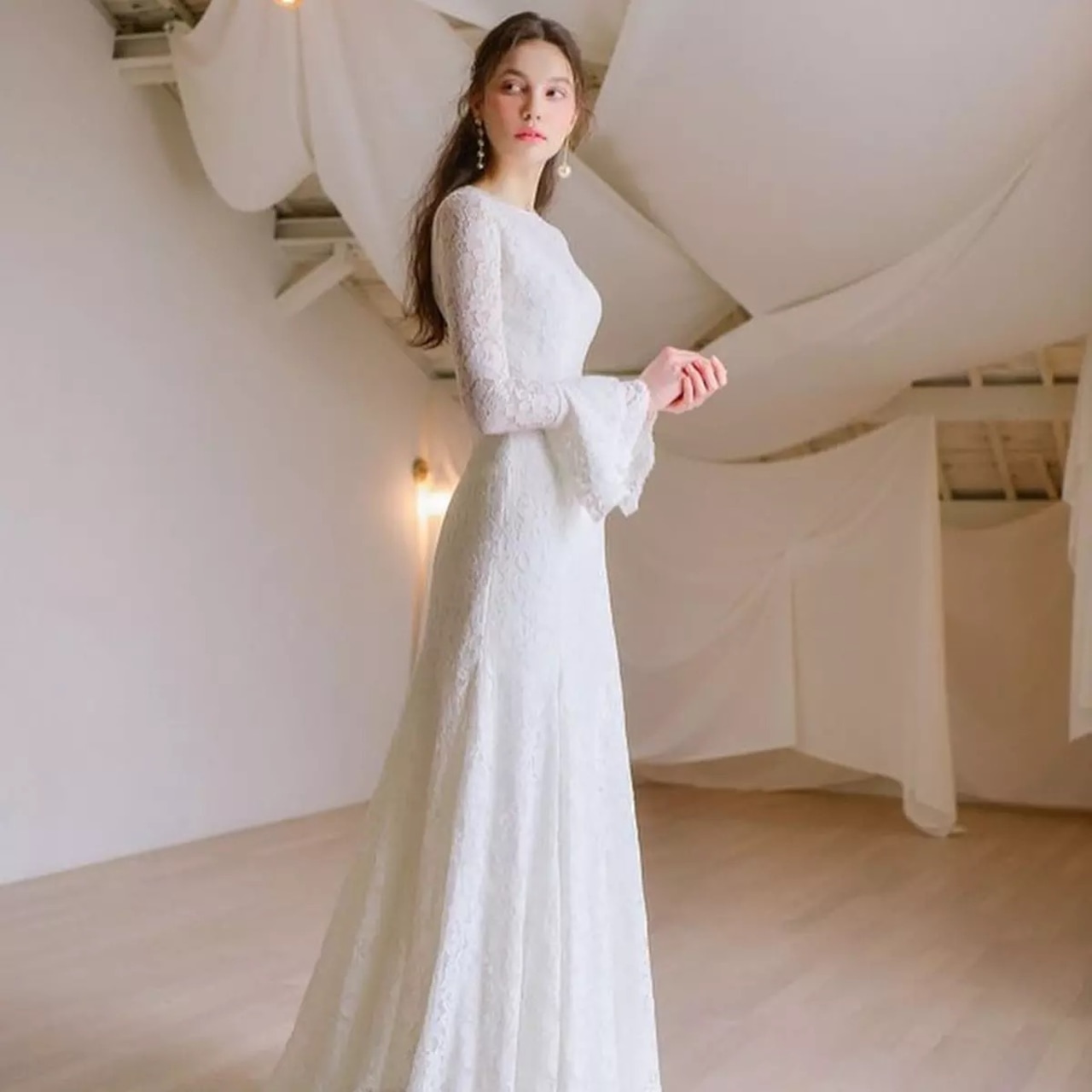 新品・未使用 カラードレス 編み上げ ブルー ベルスリーブ ロングドレス 結婚式 二次会 発表会 演奏会 ウェディングドレス ウエディングドレス 花嫁前撮り プリンセスドレス 花柄 きらきら 新品・未使用 カラードレス 編み上げ ブルー ベルスリーブ ロングドレス 結婚