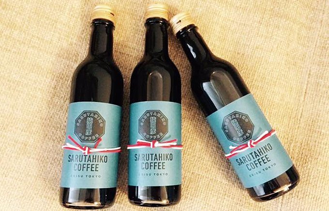 結婚式のプチギフトとして人気の「ロハコウォーター」✨ ⁡特にラベルレスの410mlミネラルウォーターがおしゃれにアレンジできるということもあって大人気👀 ⁡サンキュータグやワックスペーパー、リボンを使って自由にアレンジできるのも魅力です