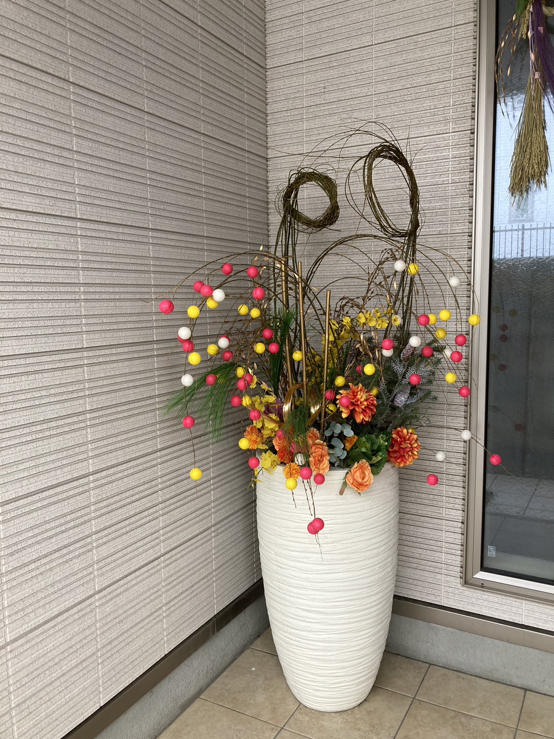 お正月飾り ディスプレイ 謹賀新年シメ縄飾り H34cm しめ縄ディスプレイ 店舗 装飾 楽天市場栃木県 ALART 正月飾りSS24-9-1 鶴飾り 大 赤・金 お正月飾り 玄関 しめ縄 リース シンプル おしゃれ かっこいい モダン : 日本の伝統工芸 LOCALCOSTORE