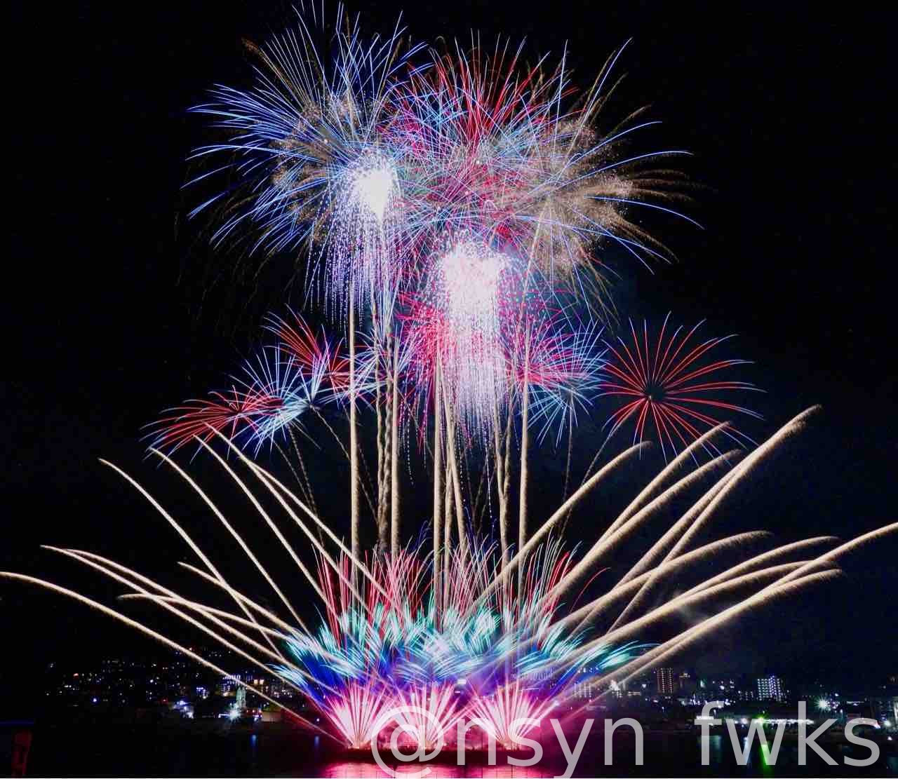 熱海海上花火大会 3月は20日 水祝 特等席確約の送迎付きプランの販売中！次回開催は4月13日 土株式会社サイトプラスのプレスリリース