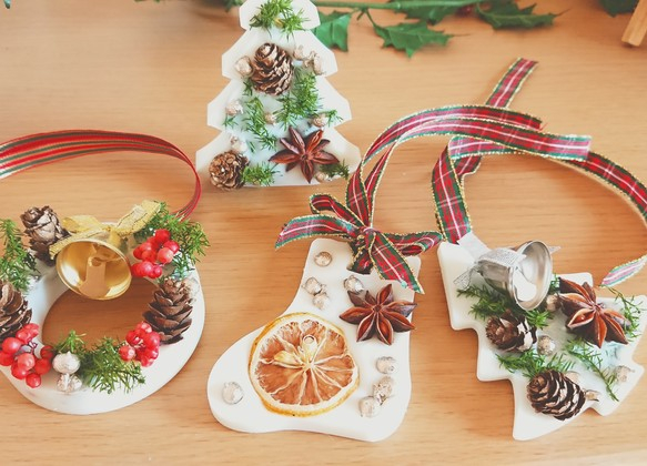 手作りミニクリスマスツリーの作り方！100均のLEDでおしゃれに♪