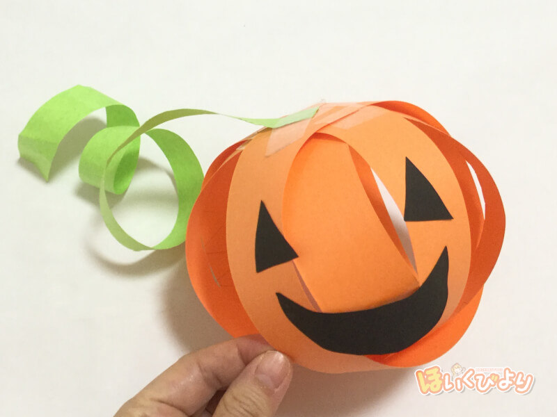 折り紙で「ハロウィンのかぼちゃ飾り」を手作り！ 子どもと楽しめるLEE