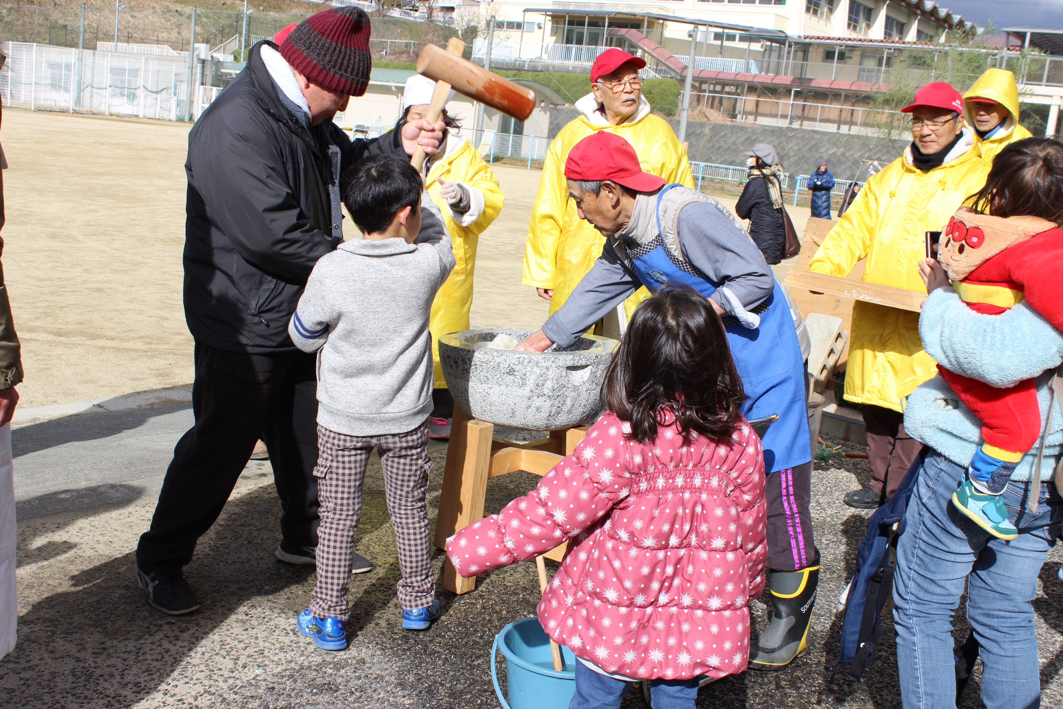 地域の人たちの温かさにふれた、どんど焼き。思い思いに過ごしたのどかな時間 - イケヒコのインテリアブログ