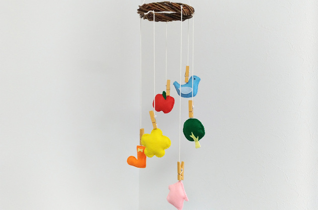 メリーの作り方フェルトで手作り☆ベッドにつけられる赤ちゃんのおもちゃ│子供と楽しむ折り紙・工作