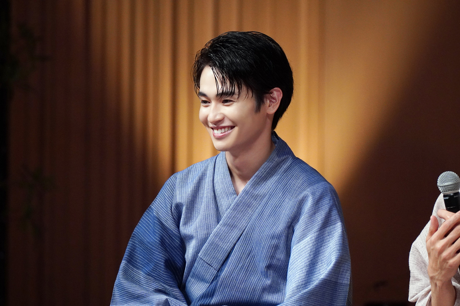 朗読劇『みなと商事コインランドリー』 出演 山下誠一郎、島﨑信長、酒井広大のチケット情報・予約・購入・販売ライヴポケット