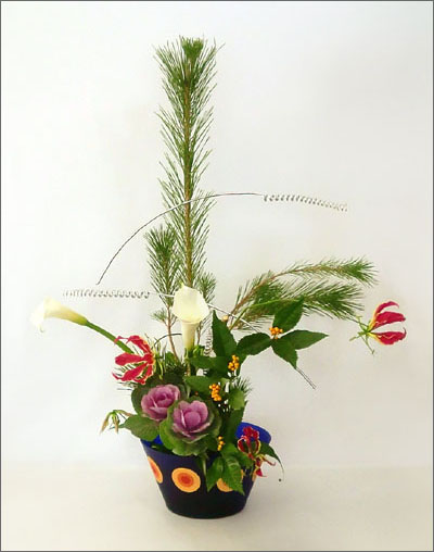 お正月の生け花の楽しみ方。新年を迎えるにふさわしいお花の飾り方は？ -池坊公式 全国のいけばな教室検索サイト